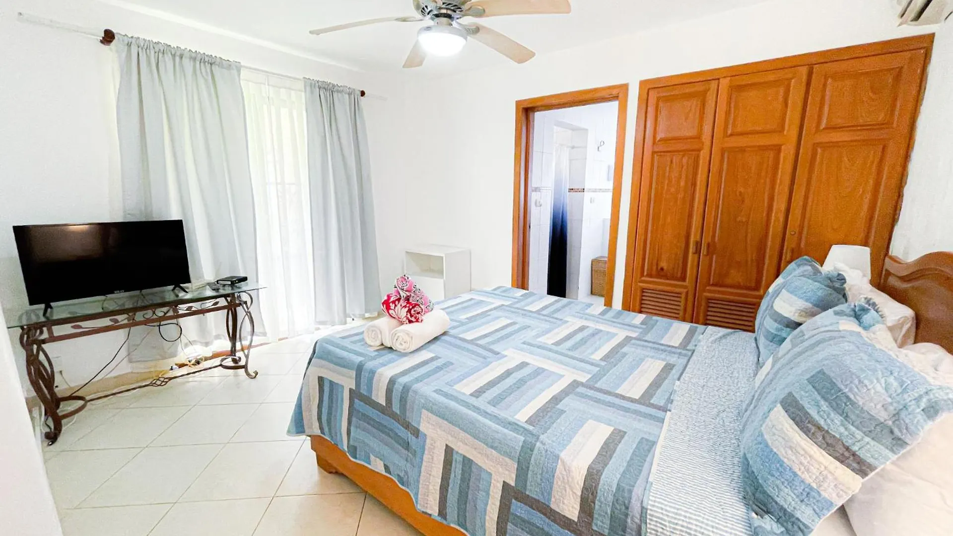 Oceanfront & Garden View Villas Hotel Wifi Bbq Parking Los Corales Beach Club & Spa プンタ・カナ 5*,