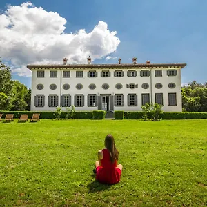 https://villa-guinigi-lucca.it-tuscanyhotel.com